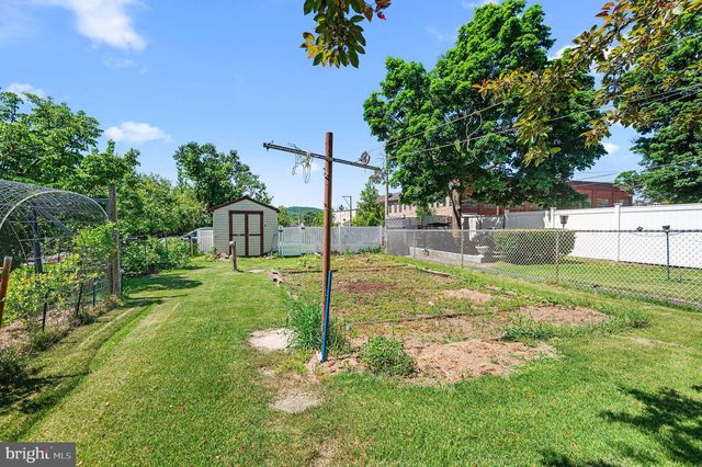 204 E INDEPENDENCE ST, Orwigsburg, PA 17961