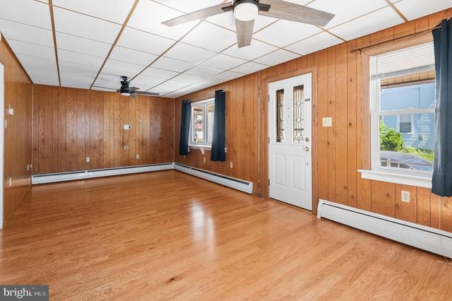 204 E INDEPENDENCE ST, Orwigsburg, PA 17961
