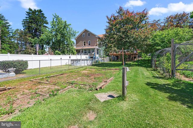 204 E INDEPENDENCE ST, Orwigsburg, PA 17961