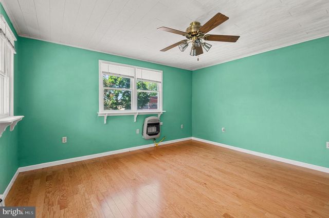 204 E INDEPENDENCE ST, Orwigsburg, PA 17961
