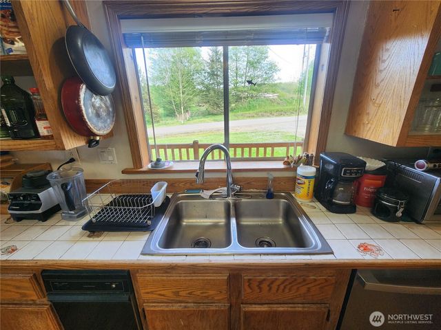 663 Whiskey Creek Beach Road, Port Angeles, WA 98363