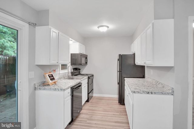 80 QUEEN AVE, Enola, PA 17025