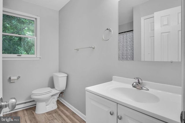80 QUEEN AVE, Enola, PA 17025