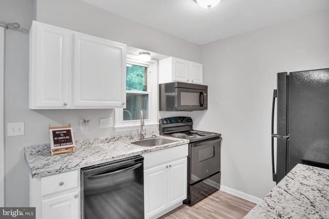 80 QUEEN AVE, Enola, PA 17025