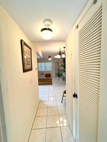 12 Windsor A 12, West Palm Beach, FL 33417