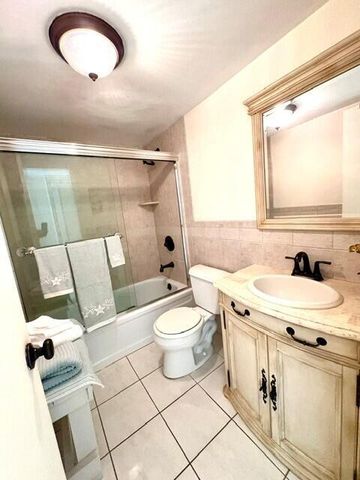 12 Windsor A 12, West Palm Beach, FL 33417