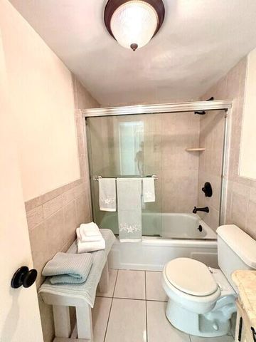 12 Windsor A 12, West Palm Beach, FL 33417