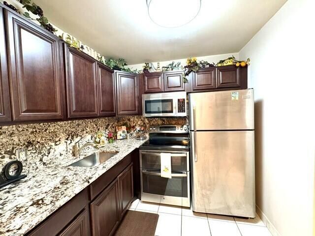 12 Windsor A 12, West Palm Beach, FL 33417