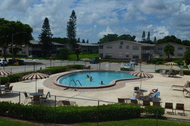 12 Windsor A 12, West Palm Beach, FL 33417