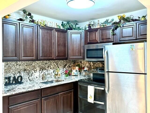 12 Windsor A 12, West Palm Beach, FL 33417
