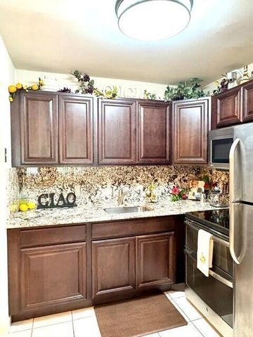 12 Windsor A 12, West Palm Beach, FL 33417