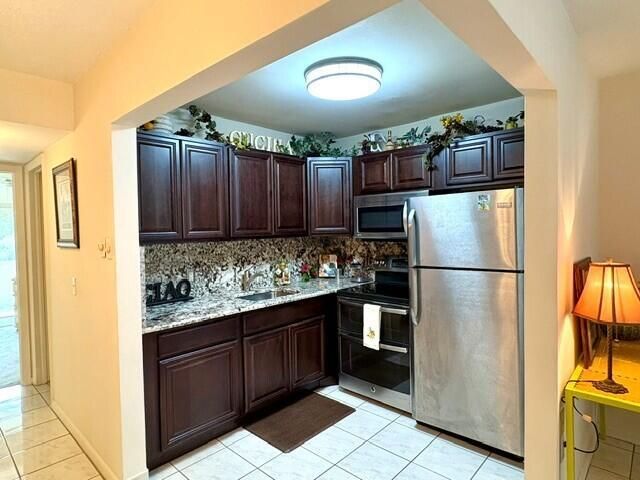 12 Windsor A 12, West Palm Beach, FL 33417