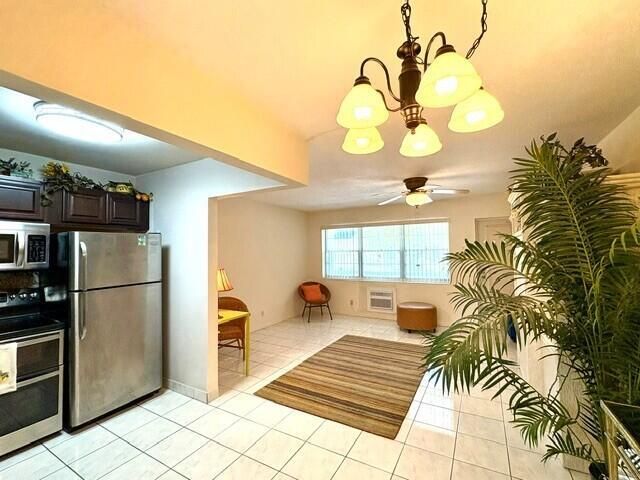 12 Windsor A 12, West Palm Beach, FL 33417