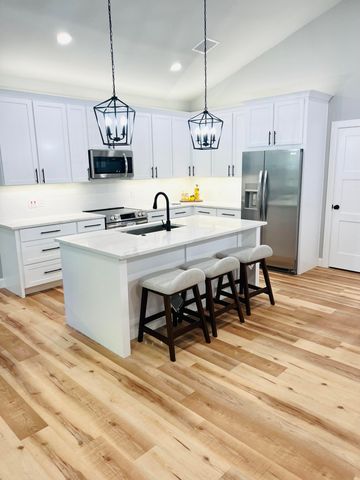 31 Circle Drive, Monkey Island, OK 74331