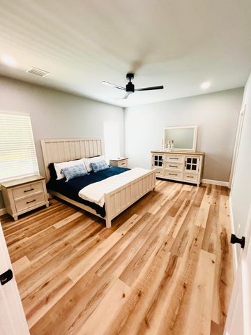 31 Circle Drive, Monkey Island, OK 74331