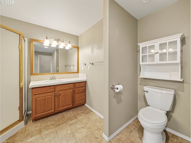 607 Nw HEATH St, Dallas, OR 97338