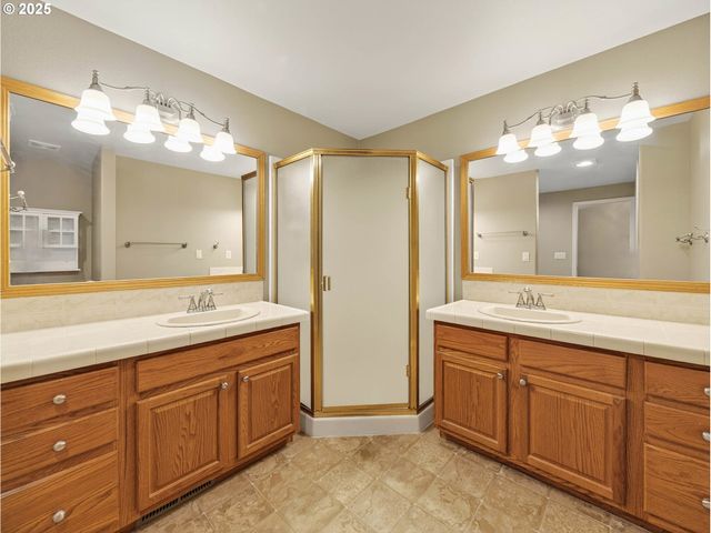 607 Nw HEATH St, Dallas, OR 97338