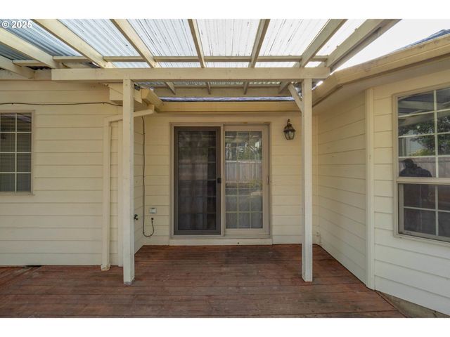 607 Nw HEATH St, Dallas, OR 97338