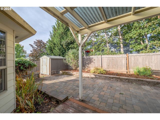 607 Nw HEATH St, Dallas, OR 97338