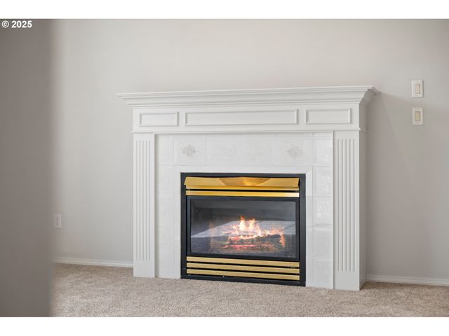 607 Nw HEATH St, Dallas, OR 97338