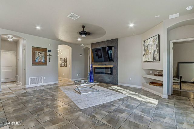 1621 ROCK DOVE Lane, El Paso, TX 79911