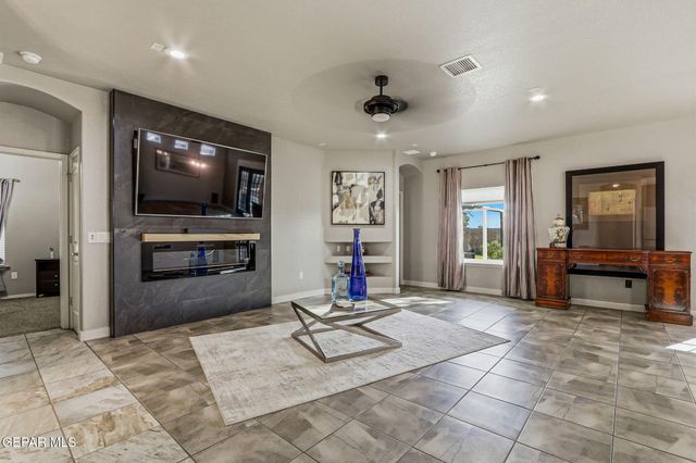 1621 ROCK DOVE Lane, El Paso, TX 79911