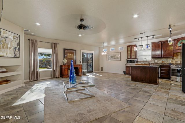 1621 ROCK DOVE Lane, El Paso, TX 79911