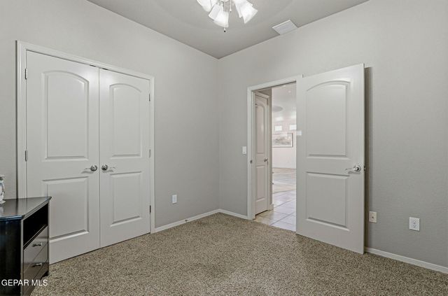 1621 ROCK DOVE Lane, El Paso, TX 79911