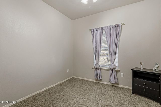 1621 ROCK DOVE Lane, El Paso, TX 79911