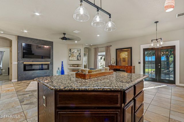 1621 ROCK DOVE Lane, El Paso, TX 79911