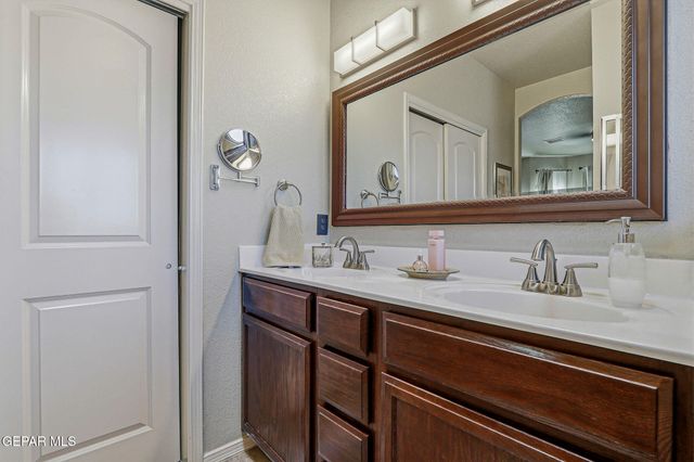 1621 ROCK DOVE Lane, El Paso, TX 79911