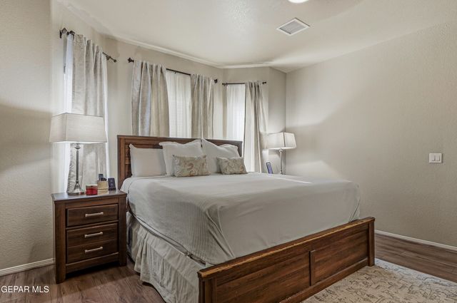 1621 ROCK DOVE Lane, El Paso, TX 79911