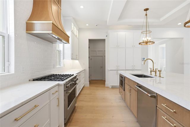 9 E NEWELL STREET, Winter Garden, FL 34787