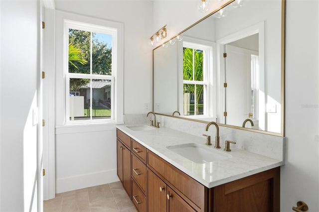 9 E NEWELL STREET, Winter Garden, FL 34787