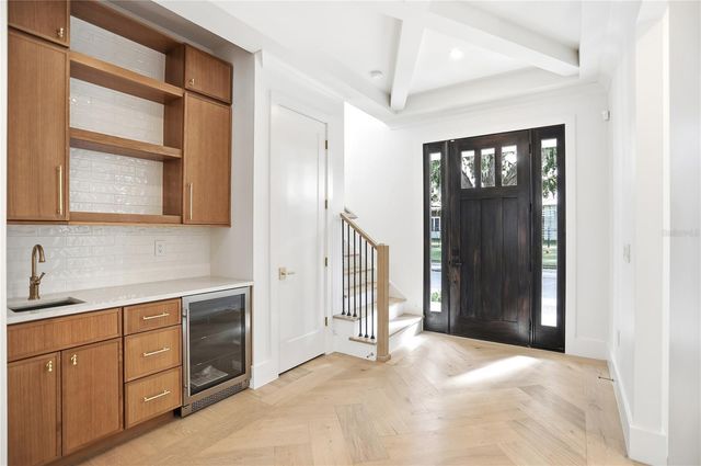 9 E NEWELL STREET, Winter Garden, FL 34787