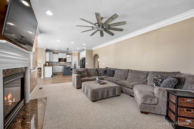 748 Cashmere Lane, Elgin, IL 60124