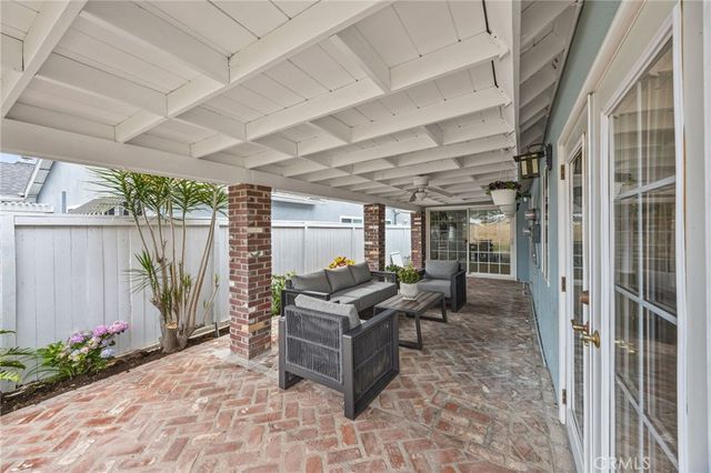 14892 Braeburn, Tustin, CA 92780