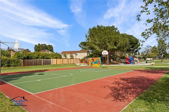 14892 Braeburn, Tustin, CA 92780