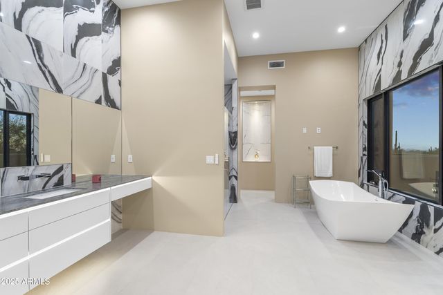 6816 E Stagecoach Pass --, Carefree, AZ 85377