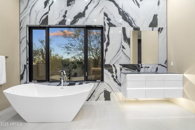 6816 E Stagecoach Pass --, Carefree, AZ 85377