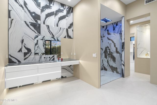 6816 E Stagecoach Pass --, Carefree, AZ 85377