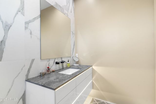 6816 E Stagecoach Pass --, Carefree, AZ 85377