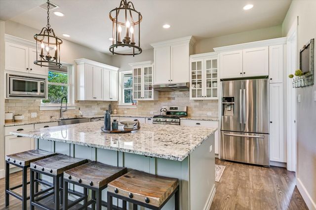 2700 Flite Acres RD, Wimberley, TX 78676