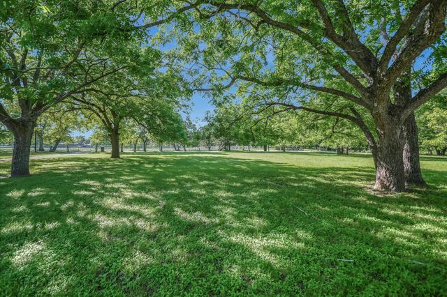 2700 Flite Acres RD, Wimberley, TX 78676