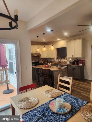 18763 TRIDENT SQ, Leesburg, VA 20176