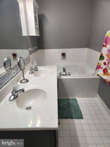 18763 TRIDENT SQ, Leesburg, VA 20176