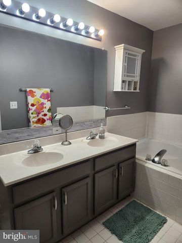 18763 TRIDENT SQ, Leesburg, VA 20176