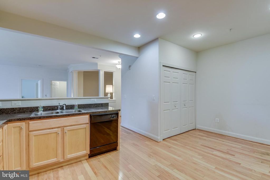 Image 20 of property listing at 8535 VETERANS HWY #104, Millersville, MD 21108