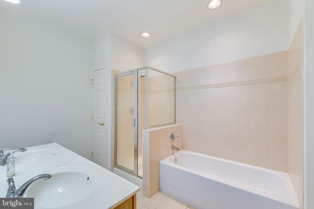 Image 24 of property listing at 8535 VETERANS HWY #104, Millersville, MD 21108