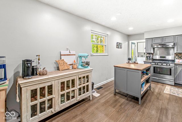 2932 Parr Drive, Indianapolis, IN 46220